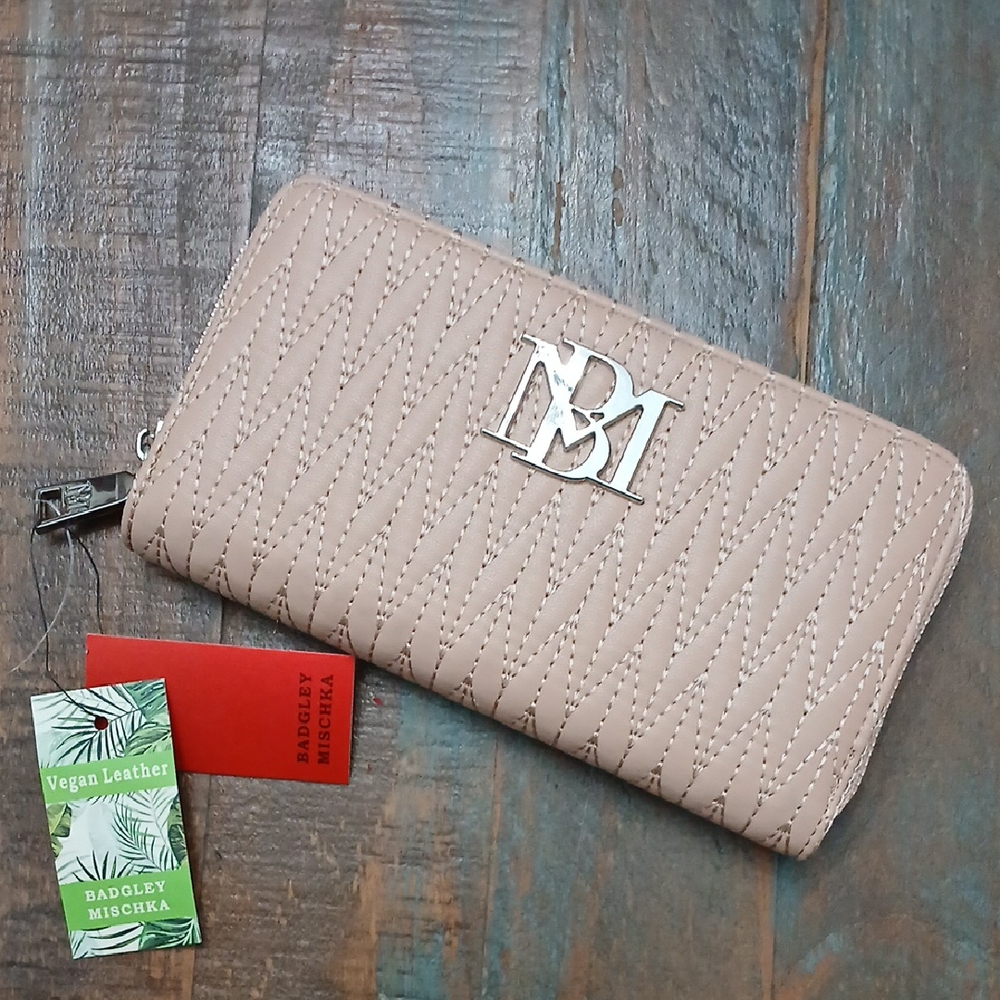 Badgley Mischka Tan Quilted Wallet